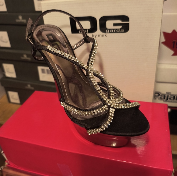 Ladies fashion heels Spring arrival. - Picture 3 of 4